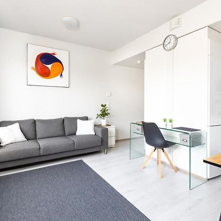 Valoisa Parvekkeellinen Kaksio, Oma Parkkipaikka Apartamento Tampere Exterior foto