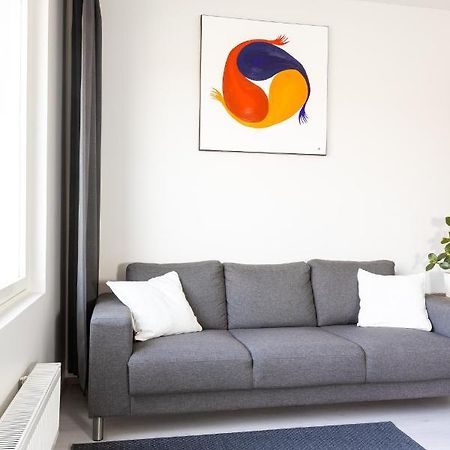 Valoisa Parvekkeellinen Kaksio, Oma Parkkipaikka Apartamento Tampere Exterior foto