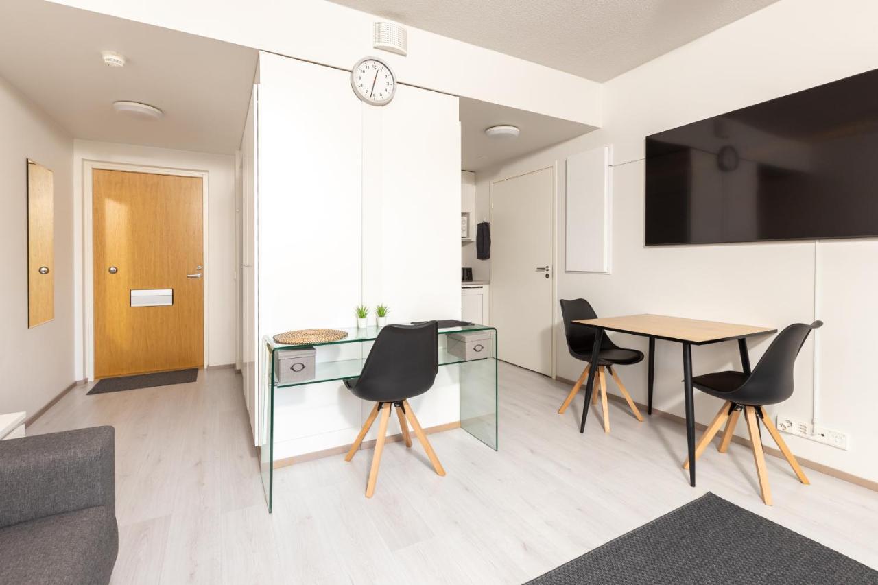 Valoisa Parvekkeellinen Kaksio, Oma Parkkipaikka Apartamento Tampere Exterior foto